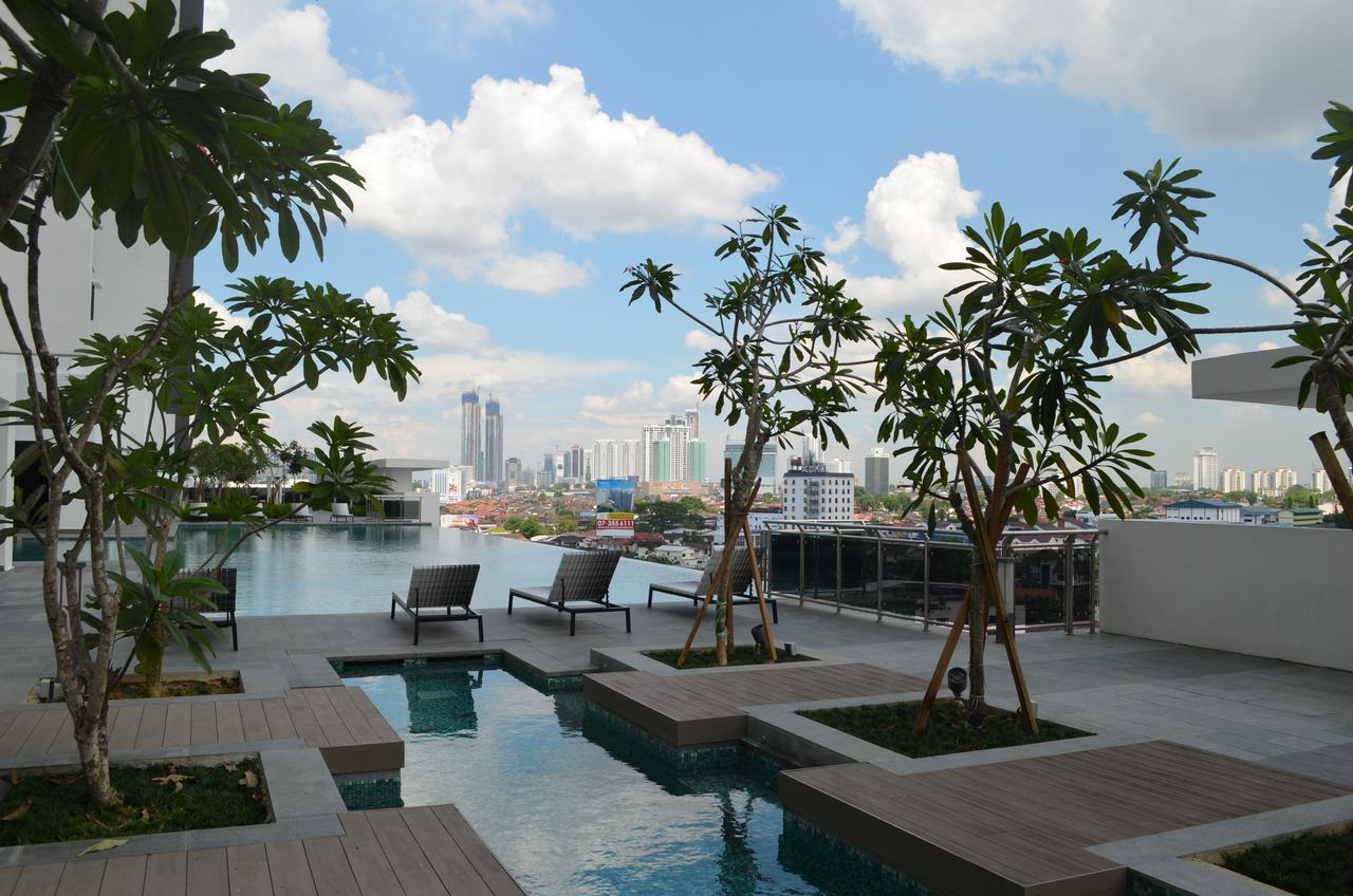 1 Tebrau Suites By Subhome Johor Bahru Esterno foto
