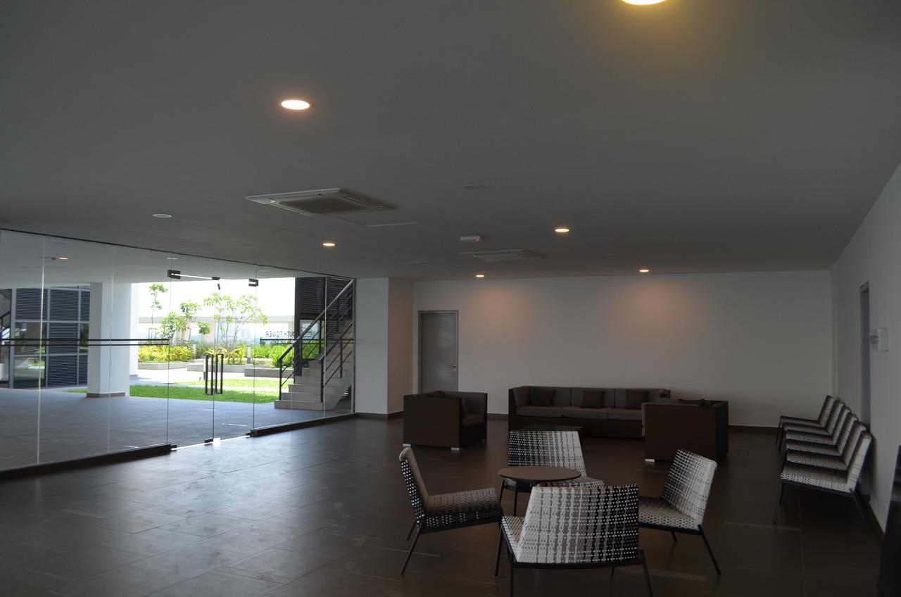 1 Tebrau Suites By Subhome Johor Bahru Esterno foto