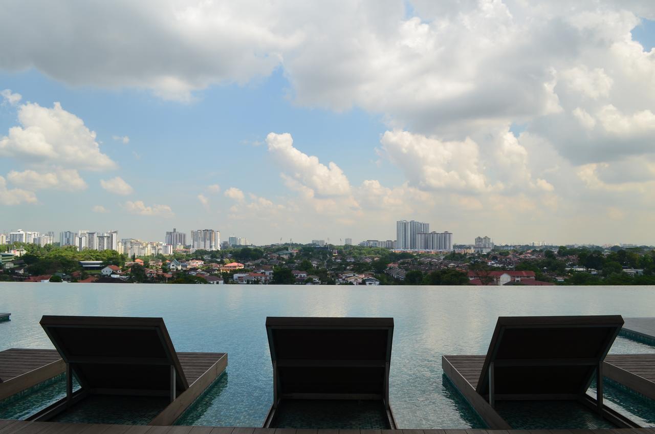 1 Tebrau Suites By Subhome Johor Bahru Esterno foto