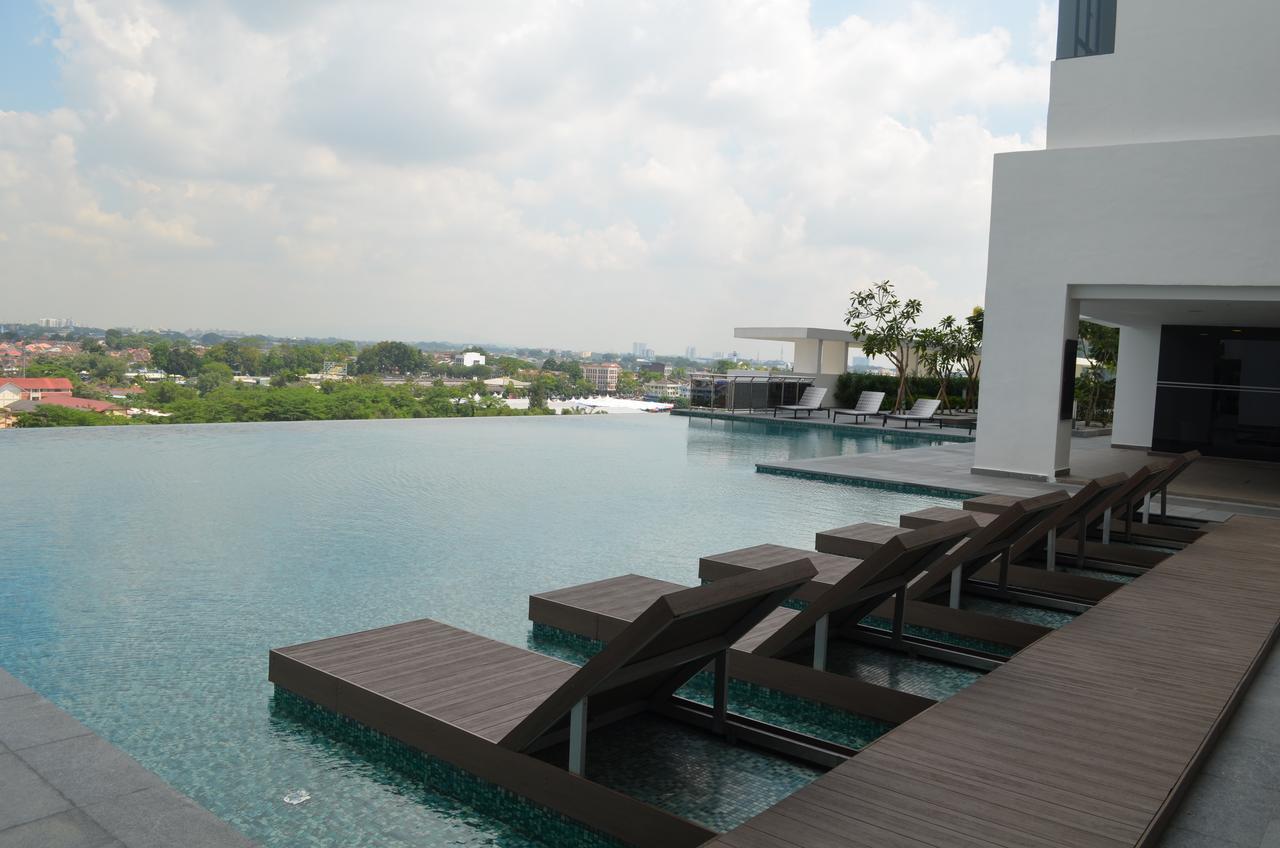 1 Tebrau Suites By Subhome Johor Bahru Esterno foto