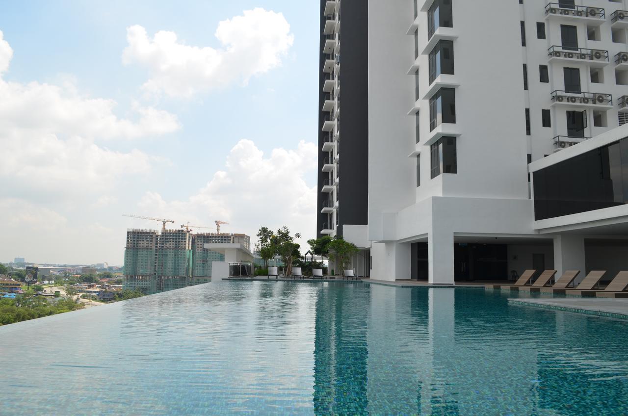1 Tebrau Suites By Subhome Johor Bahru Esterno foto