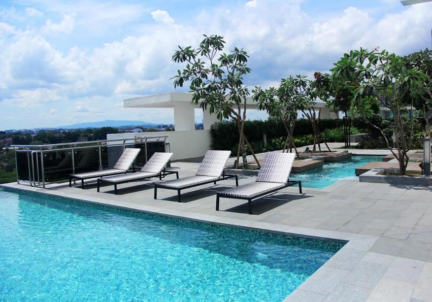 1 Tebrau Suites By Subhome Johor Bahru Esterno foto