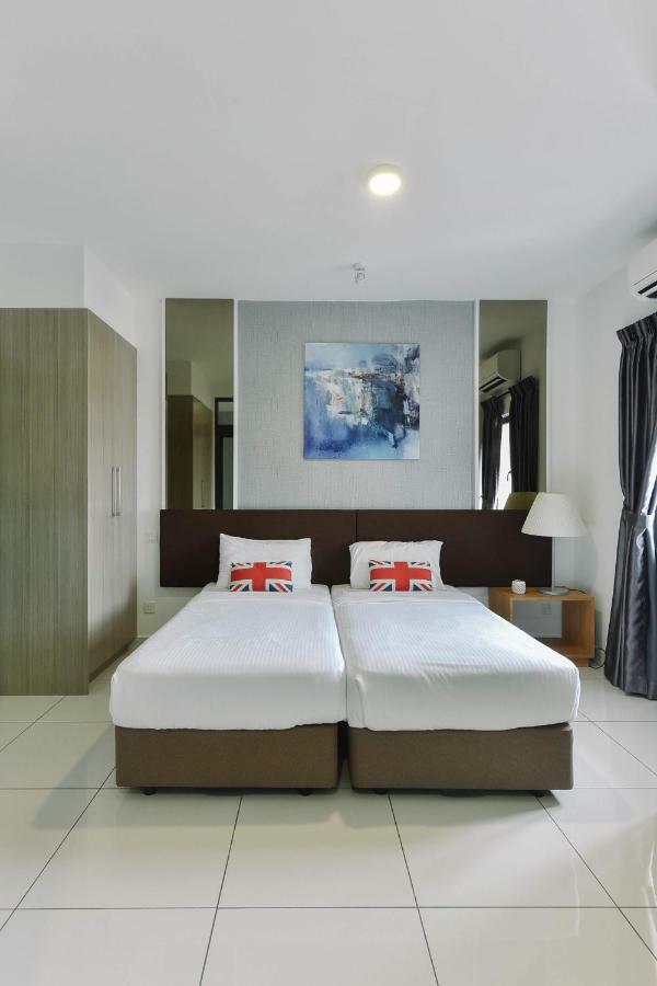 1 Tebrau Suites By Subhome Johor Bahru Esterno foto
