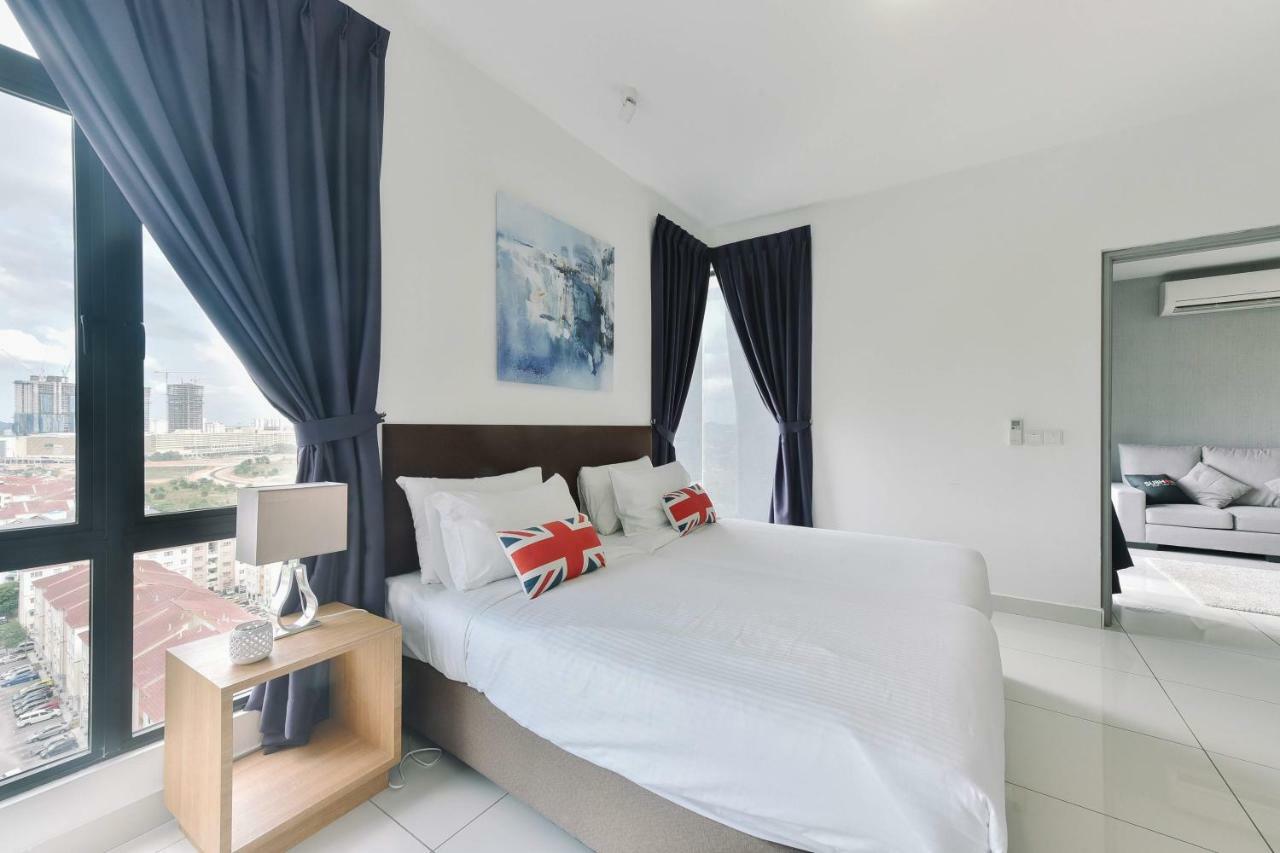 1 Tebrau Suites By Subhome Johor Bahru Esterno foto