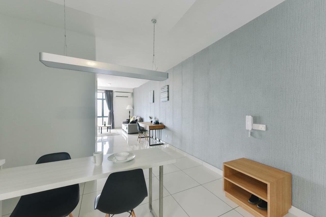 1 Tebrau Suites By Subhome Johor Bahru Esterno foto